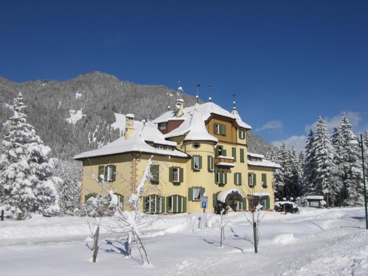 Hotel Baur Am See Toblach Exteriör bild